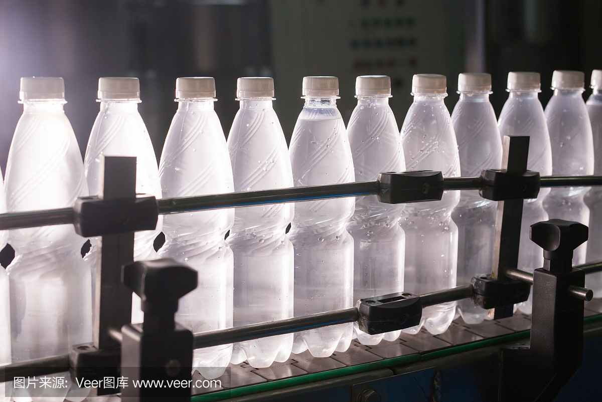 水厂-水装瓶生产线,用于将纯净的泉水装瓶成小瓶
